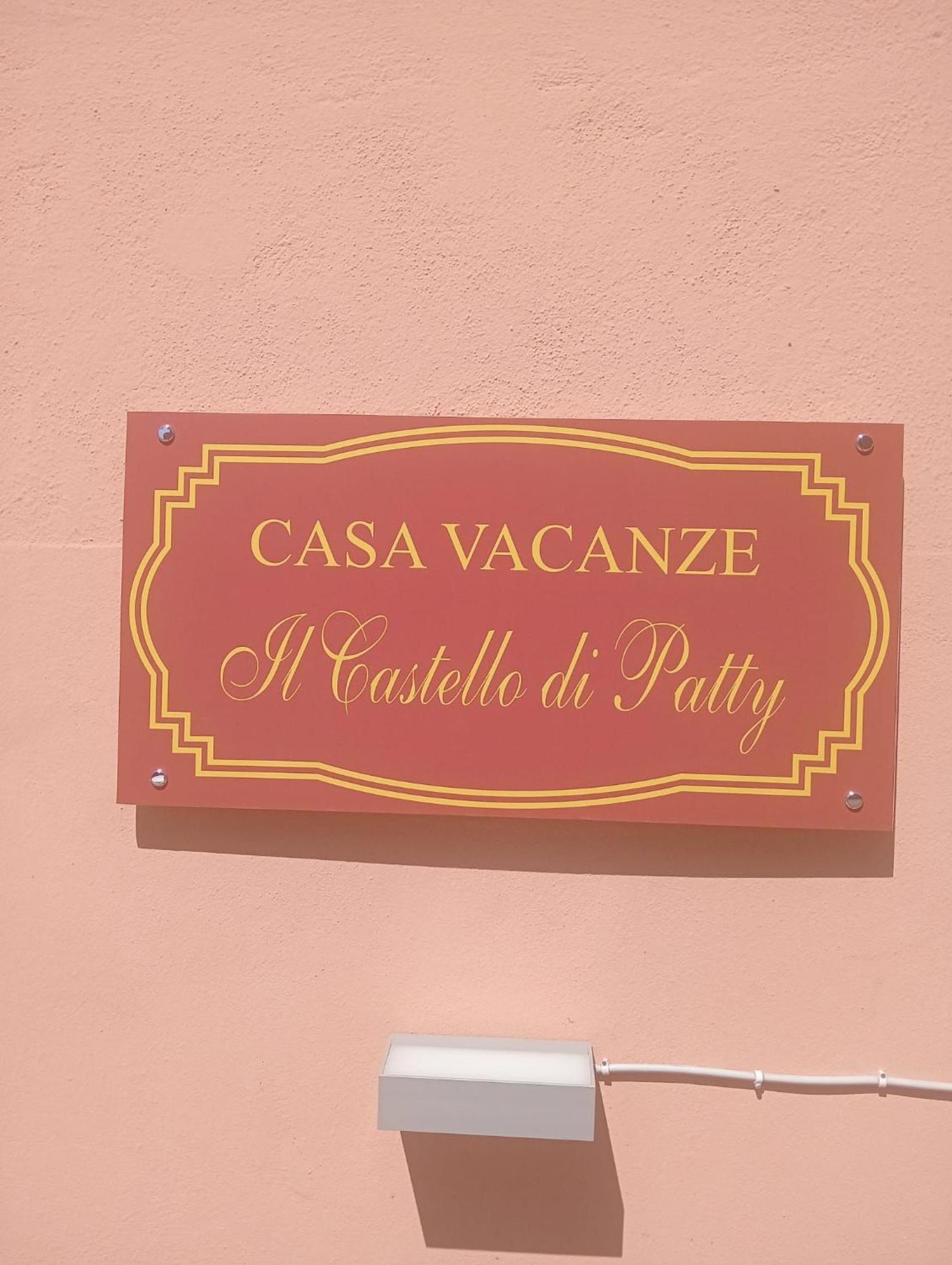 Il Castello Di Patty Apartment Catania Luaran gambar