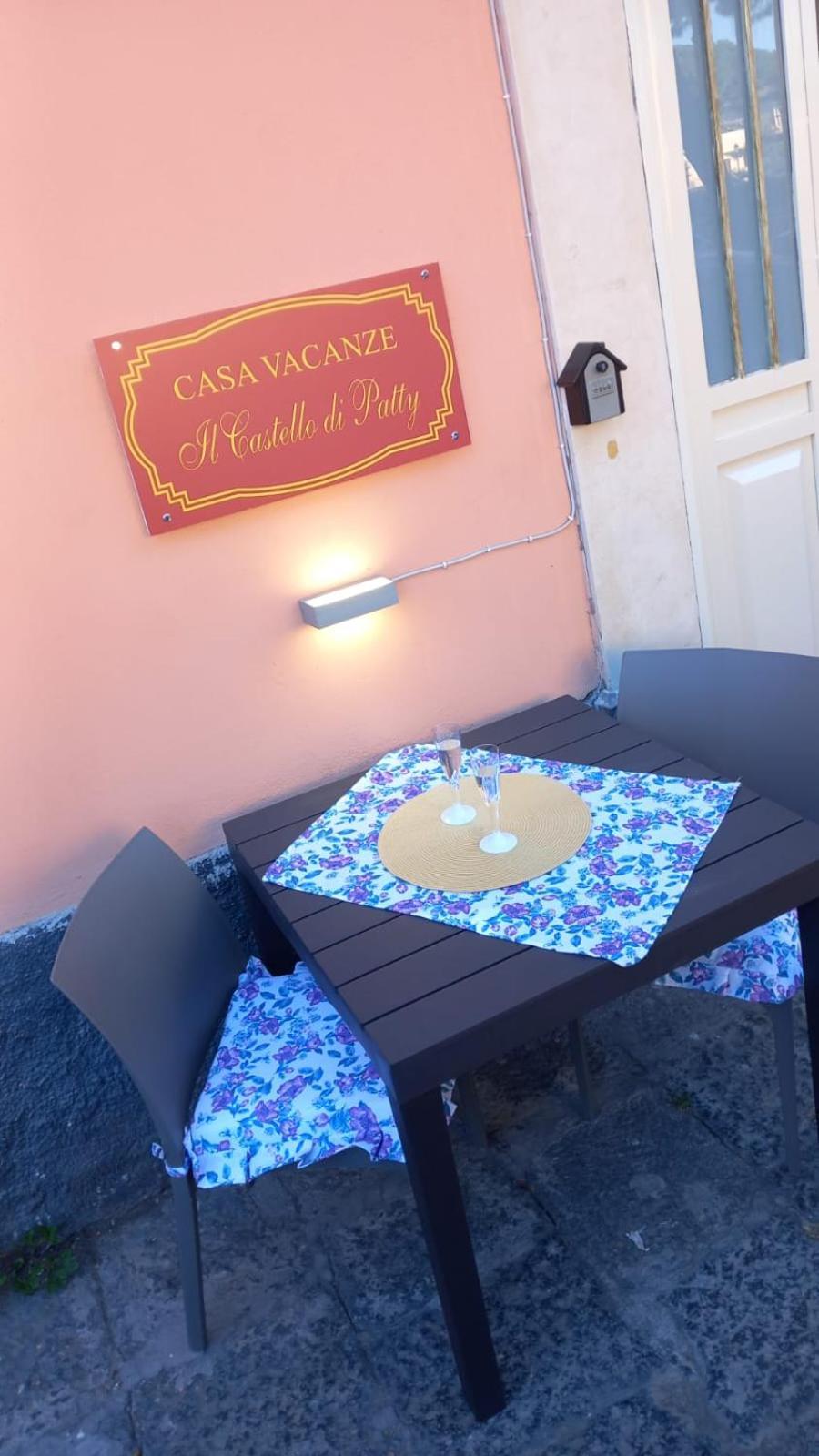 Il Castello Di Patty Apartment Catania Luaran gambar